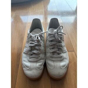 Adidas Sambas in cream size USA 8.5 women’s
